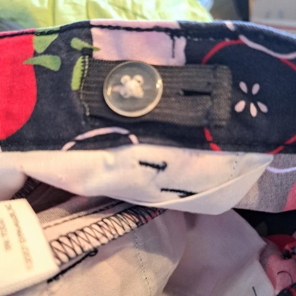 Gymboree girls size 5 Prep Club Apple design walking length shorts VGUC - Picture 4 of 4